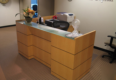 Executive office wood veneer reception desk (7X7)
