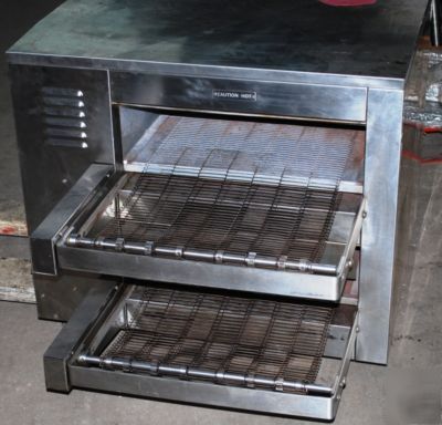 Hussmann double conveyor pizza oven model D733