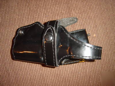 Safariland police duty holster for s&w 6904 level iii