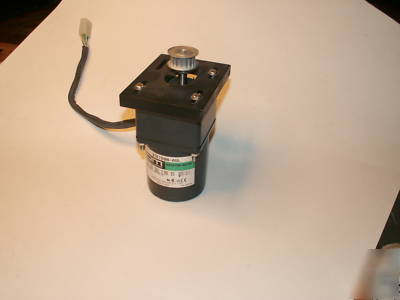 Oriental parallel shaft ac gearmotor 1/50 hp 115V 60HZ