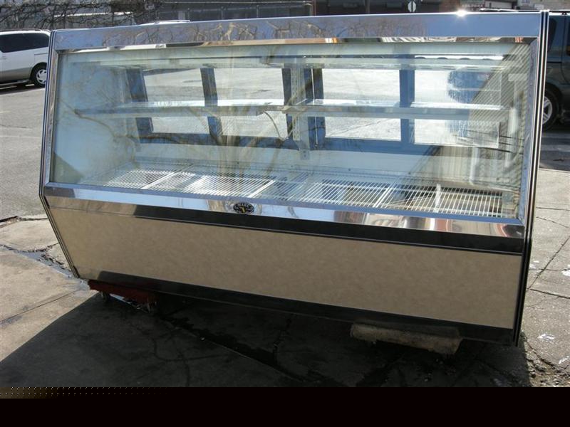 Marc remote, double duty deli display case excellent 