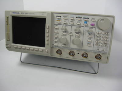 Tektronix TDS744A 4CH 500MHZ oscilloscope 13/1F/2F
