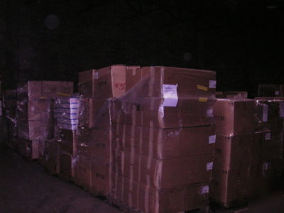 New 118 pallets of medical / hospital disposables ( )