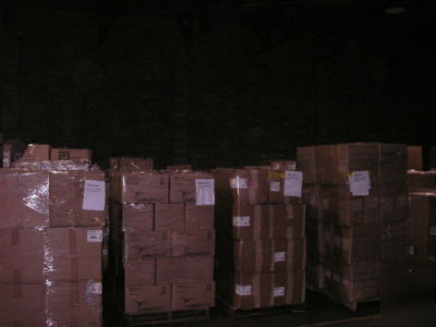 New 118 pallets of medical / hospital disposables ( )