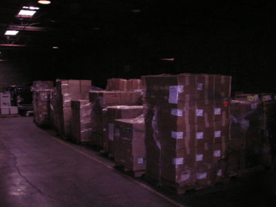 New 118 pallets of medical / hospital disposables ( )