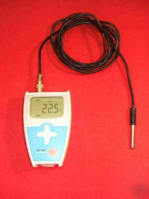 Digital temperature data logger and recorder