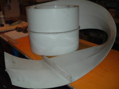 Belt white 14IN x 16FT w/ 1-1/2 high cleats on 48