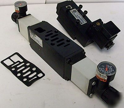 Parker single solenoid H1 operated valve w/regulator 