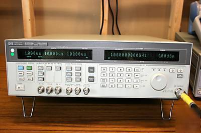 Hp 83732A signal generator 0.01-20GHZ *calibrated*