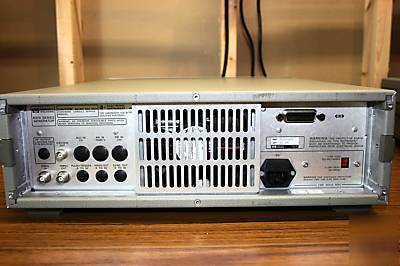 Hp 83732A signal generator 0.01-20GHZ *calibrated*