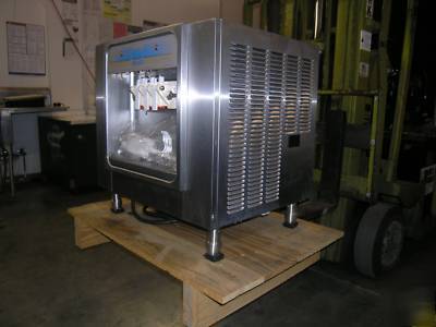 Taylor 162-27 air cooled soft serve ice cream machine