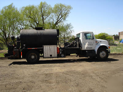 Sealcoat truck 1500 sealmaster tank & truck bed 