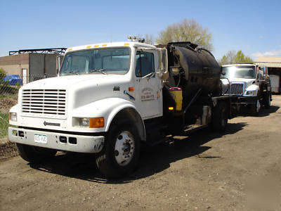 Sealcoat truck 1500 sealmaster tank & truck bed 