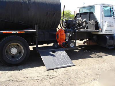 Sealcoat truck 1500 sealmaster tank & truck bed 