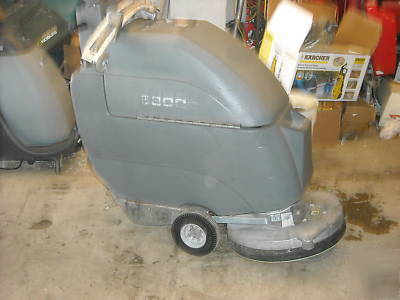 Tennant 5300T floor scrubber 20 inch self-propelled