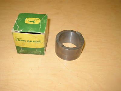 John deere tractor 2010 nos trans main shaft spacer