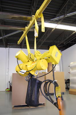 1/2 vfd ton yale hoist w/ motorized trolley