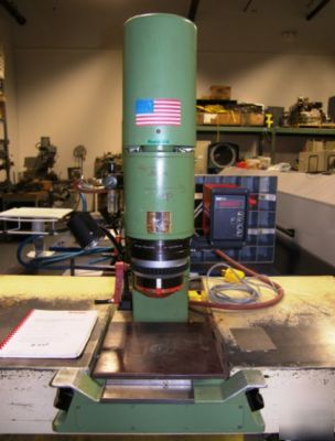 New #RN281 bracker radial riveting machine ( 1997)