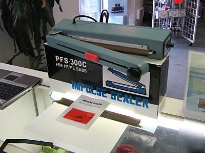 12 inch hand sealer with built in cutter model 300MM-c