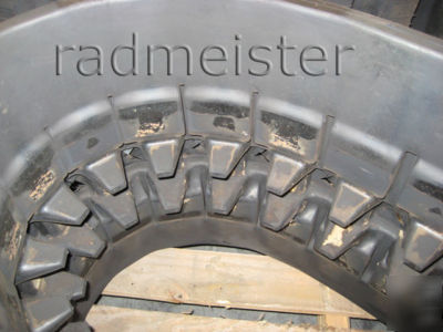 A set of 2 used rubber tracks for bobcat 864, T200