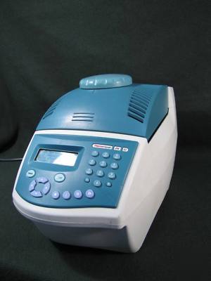 Thermo hybaid pxe 0.2 thermal cycler HBPXE02