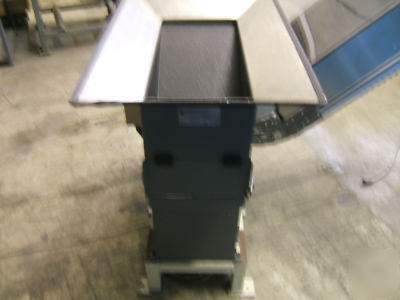 Dorner elevator conveyor - w/morfeed vibratory hopper