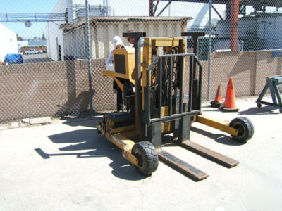 Kooi 4,500# 3 wheel piggy back forklift