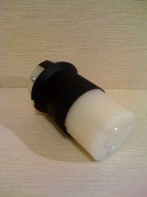 New hubbell HBL2313 ac connector nema L5-20 female 