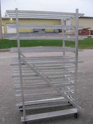 Upright aluminum mobile can storage rack 47