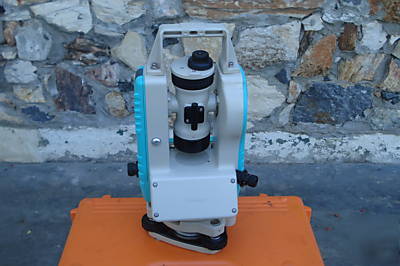 Nikon ne-100 electronic theodolite 