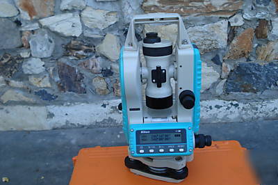 Nikon ne-100 electronic theodolite 