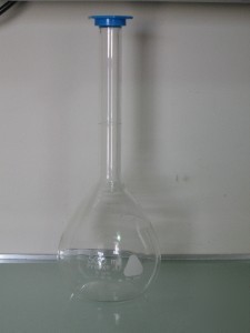 Pyrex student grade volumetric flask 500 ml