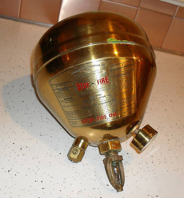 Globe sprinlker head on stop-fire extinguisher