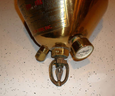 Globe sprinlker head on stop-fire extinguisher