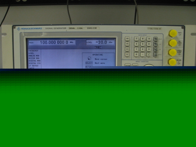 R & s SMIQ03E signal generator 3.3 ghz opt B10 B11