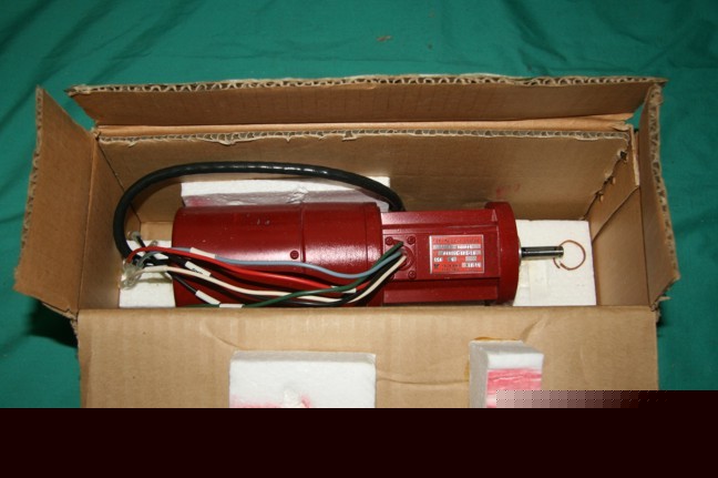 New yaskawa ac servomotor usarem-02YR21 servo drive 
