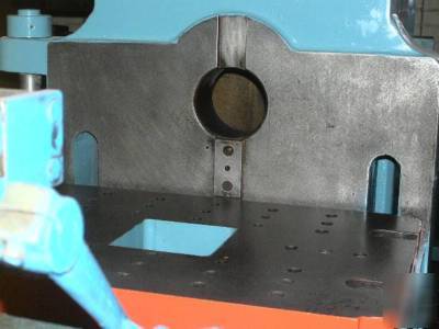 Minster model 10-5 adjustable bed horning press