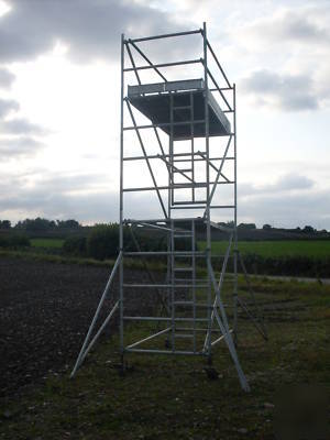 Alto industrial aluminium scaffold tower