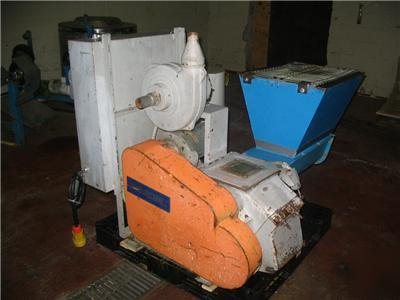 Plastic auger grinder / regrinder 10HP