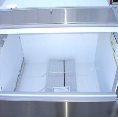 New norlake air-thru open front milk cooler DR122