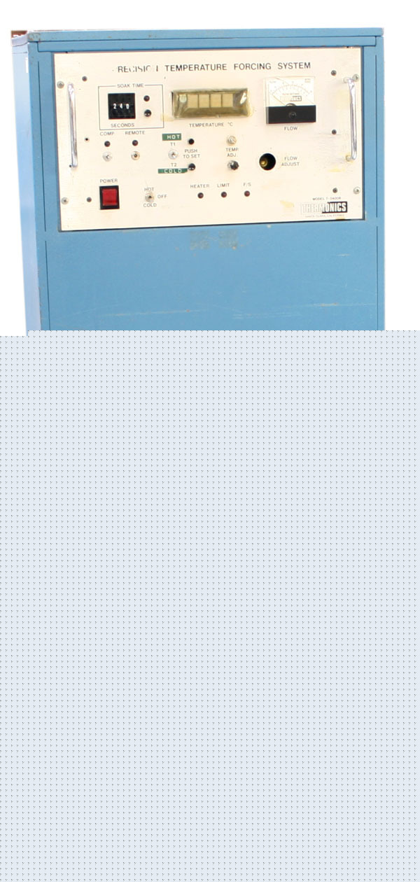 Thermonics t-2400R precision temperature forcing system