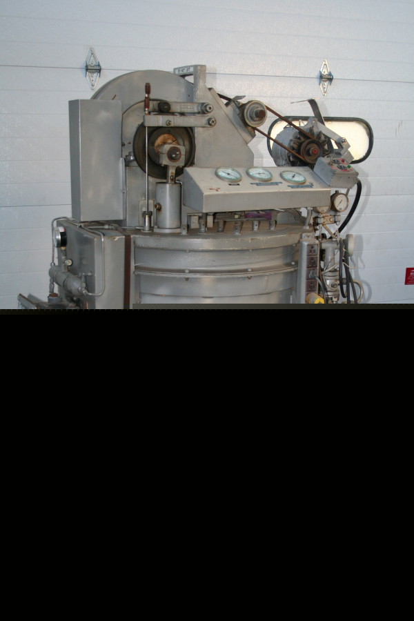 Helium liquefier cti