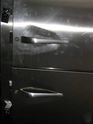 Traulsen commercial refrigerator stainless nu$6K la,cal