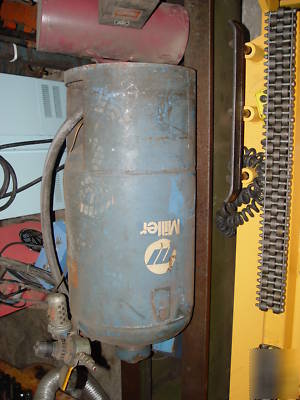 Cecil c. peck tube/seam welder