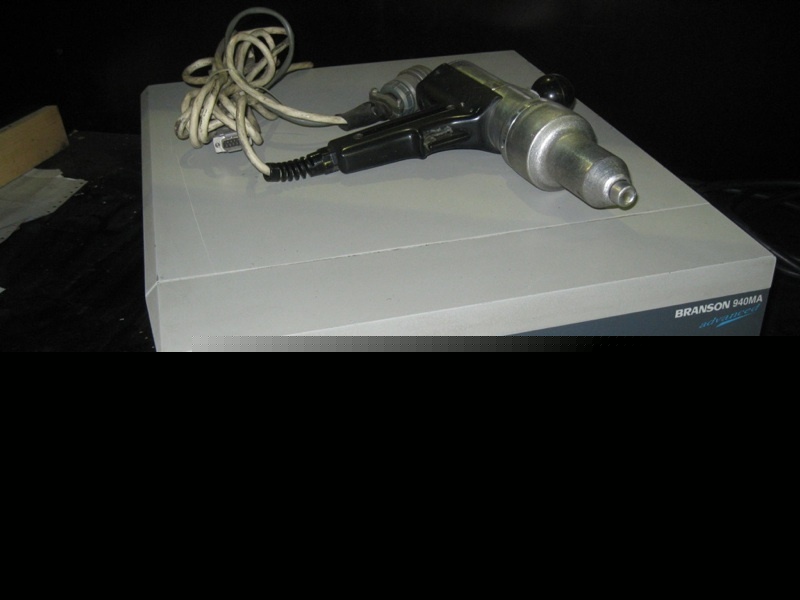 Branson ultrasonic welder with spot welding gun 947MA