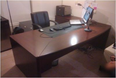 Supreme hi quality solid wood mahogany executive desk 