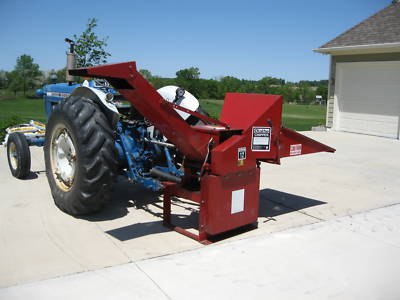 Very nice olathe pto wood chipper model 12