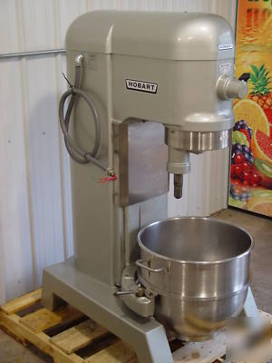 Hobart 60 qt mixer with s/s bowl,whip,paddle,hook,dolly