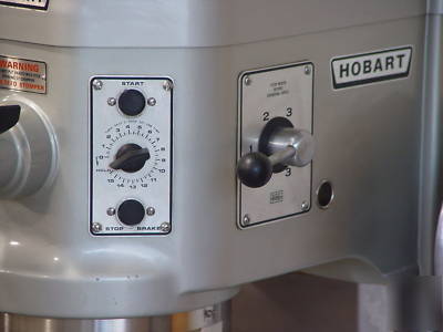 Hobart 60 qt mixer with s/s bowl,whip,paddle,hook,dolly