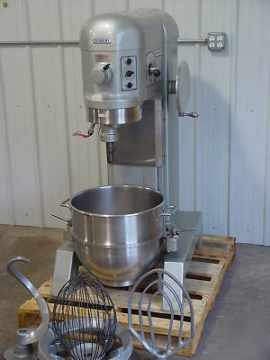 Hobart 60 qt mixer with s/s bowl,whip,paddle,hook,dolly
